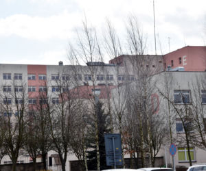 Protest przed szpitalem w Łomzy - NIE dla szpitala zakaźnego