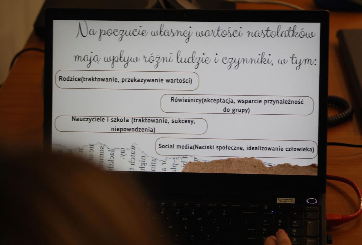 Debata młodzieży odbyła się w ramach kampanii profilaktycznej „Widzę – Rozmawiam – Reaguję”