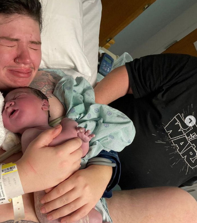 Mężczyzna urodził dziecko! Planuje kolejne, potem zmienia płeć