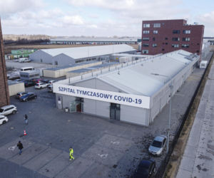 Szpital tymczasowy we Wrocławiu zaczyna przyjmować pierwszych pacjentów