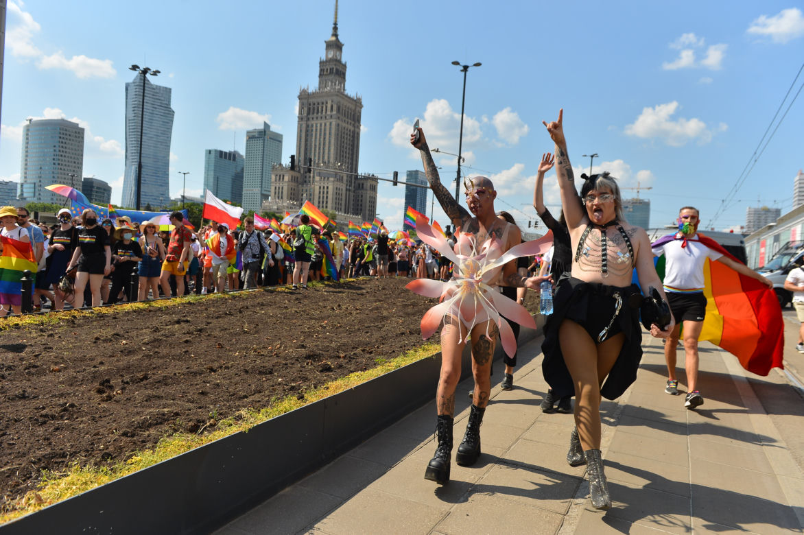 Parada przeszła m.in. przez rondo Dmowskiego i rondo Jazdy Polskiej