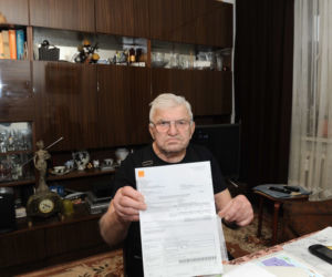 ‎Naciągacze z elektrowni grasują po blokach