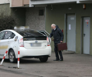 Macierewicz musi się wozić taksówką