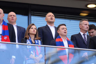 Karol Nawrocki wśród kibiców. Tak wyglądał na meczu