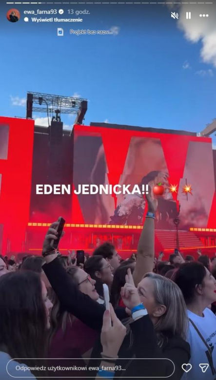 Ewa Farna na stadionie w Pradze