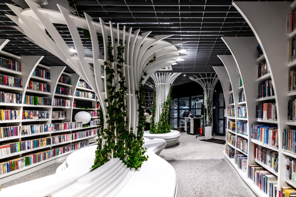 Metroteka – biblioteka na stacji metra M2 Kondratowicza w Warszawie