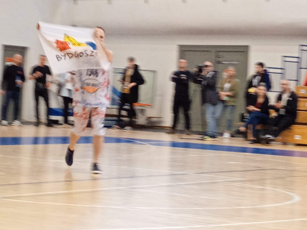 Charytatywna Bitwa Miast Poznań kontra Bydgoszcz. Gwiazdy grały w koszykówkę