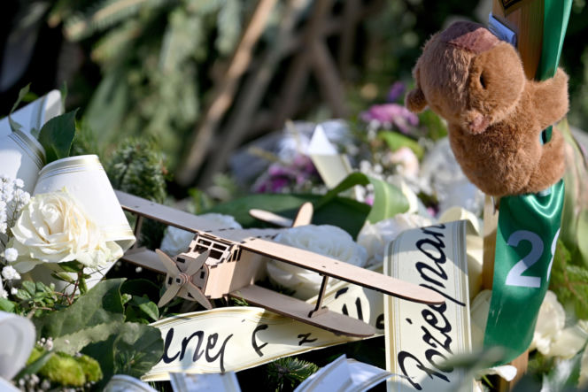 Morze kwiatów. Tak wygląda grób pilotki Jagody Gancarek tydzień po pogrzebie