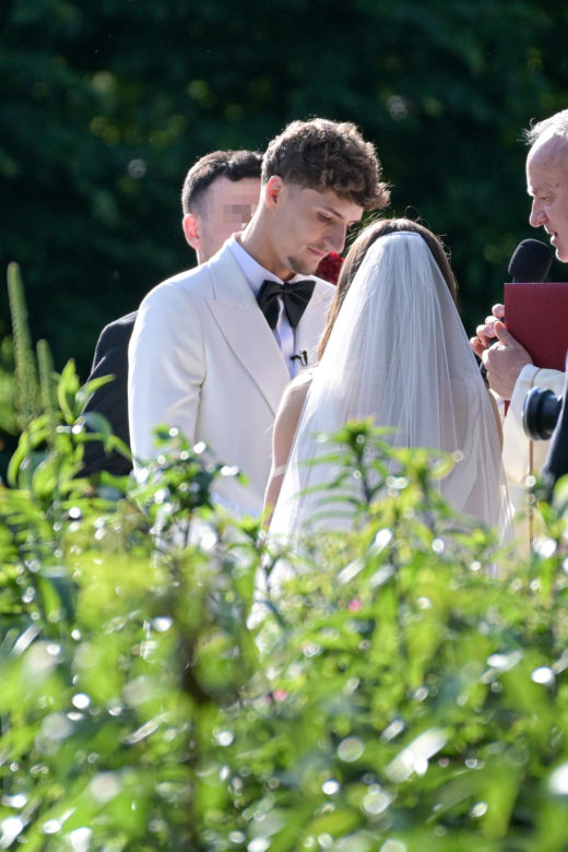 Daria Syta i Igor Grobelny wzięli dziś ślub. Suknia panny młodej wyglądała pięknie!