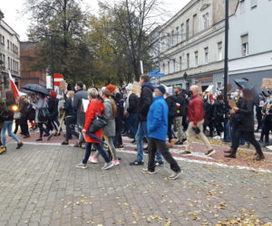 Idą lwice na ulice. Mieszkańcy Leszna znów protestują