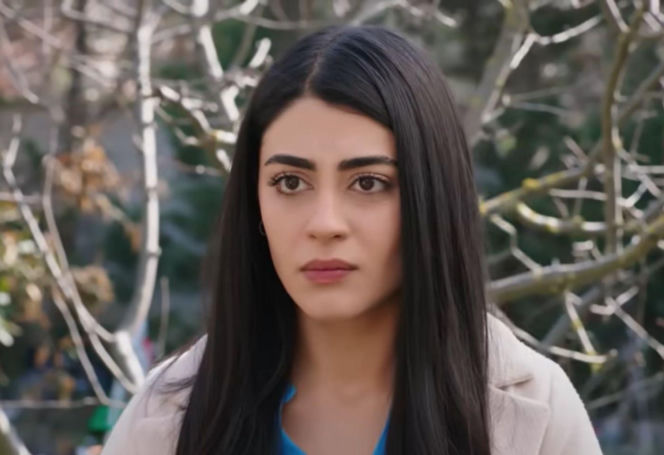 "Panna młoda", odcinek 43: Bliscy martwią się o Mukadder. Kobieta wyszła z domu i nie daje znaku życia