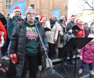 Orszak Trzech Króli 2026 w Toruniu. Zdjęcia z samego serca starówki