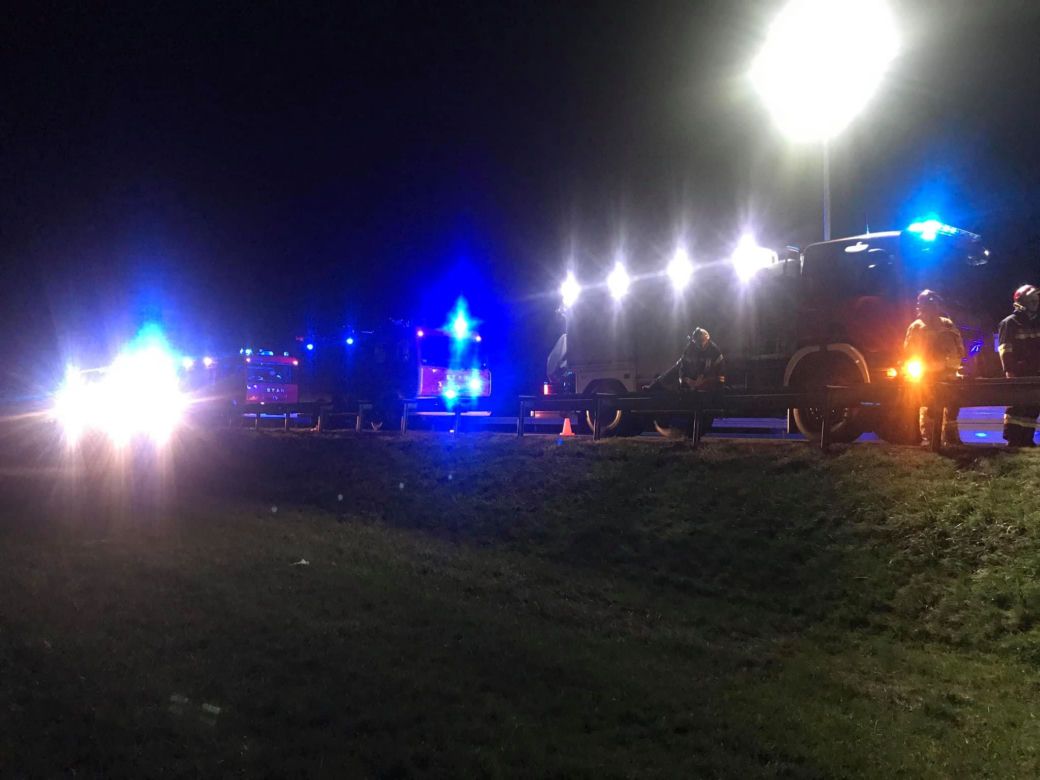Kierowca ciężarówki stracił panowanie nad pojazdem. Zniszczone LUKSUSOWE auta!