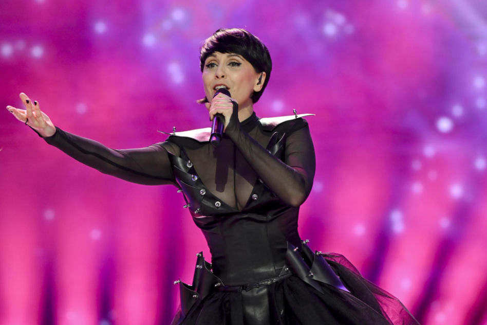 Lateks, skóra i kontrowersyjny dodatek! Okupnik kradnie show na Polsat Hit Festiwal