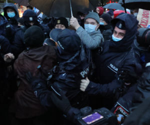 Protest przeciwko Lex Czarnek przez Sejmem