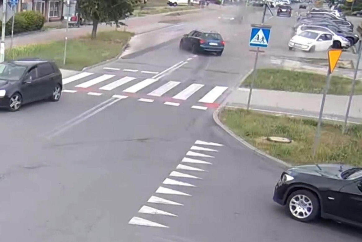 Pijany wjechał w samochód i uciekał