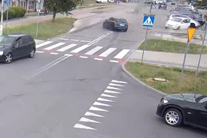 Pijany wjechał w samochód i uciekał