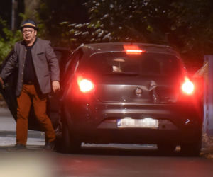 Zbigniew Zamachowski wrócił ze spektaklu obitym autem