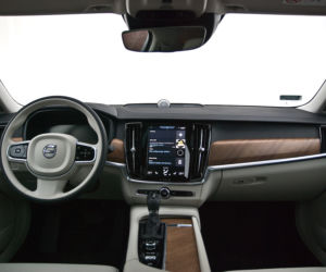 Volvo S90 D4