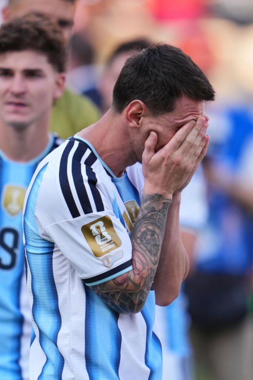 Zapłakany Leo Messi po finale MŚ 2026