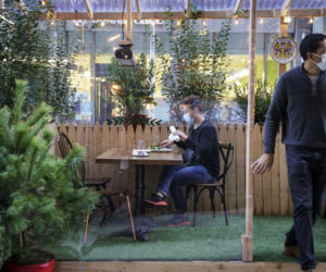 Zamknęli szkoły, kolej na restauracje