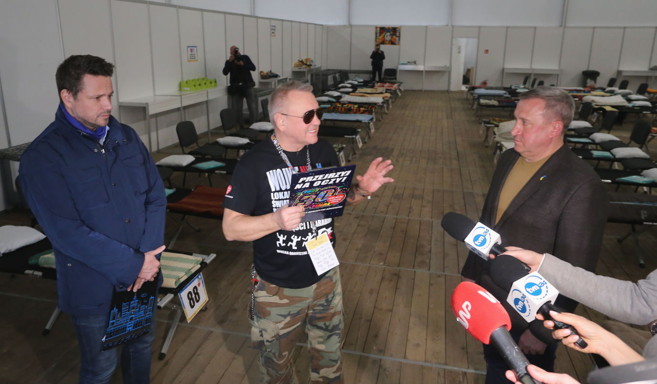 Zdjęcia z konferencji przy namiocie dla uchodźców przy Dworcu Wschodnim