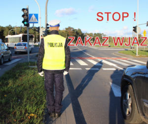 Policja przypomina sygnały i komendy kierujących ruchem