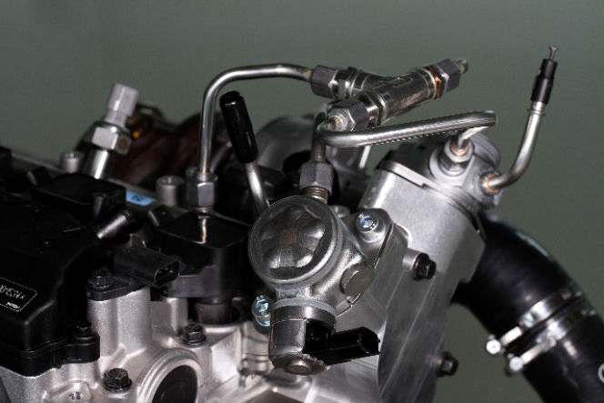 Volvo silnik 2.0 Drive-E 450 KM potrójne turbodoładowanie