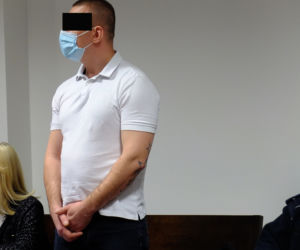 Nakrył żonę z jej byłym. W ruch poszły pięści i pałka. Krwawy finał miłosnego trójkąta w Lublinie
