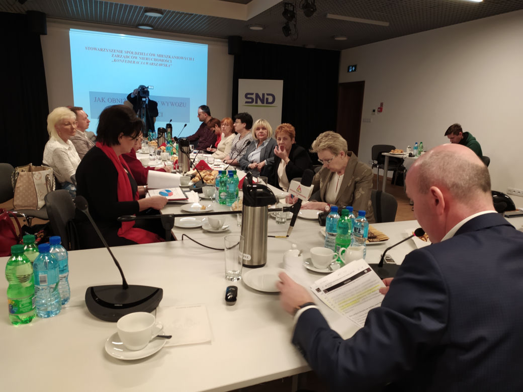 Warszawskie spółdzielnie jednym głosem o opłatach za śmieci. Proponują zmiany