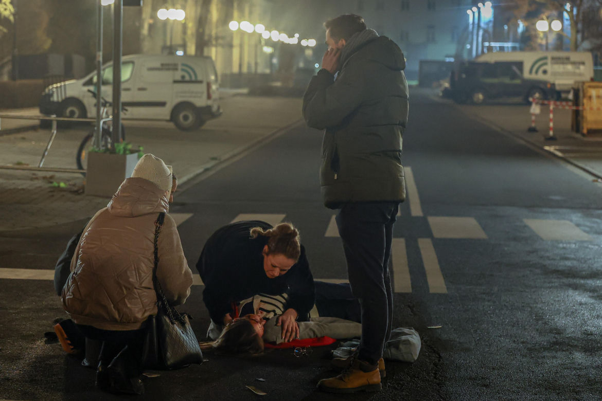 "Szpital św. Anny", odcinek 89: Zosia zginie pod kołami auta?! Lekarka ulegnie poważnemu wypadkowi!