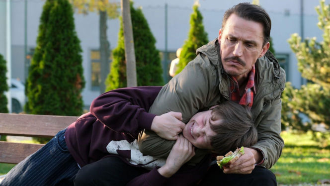 M jak miłość odc. 1921. Franek (Jarosław Śmigielski), jego ojczym (Marcin Sitek)