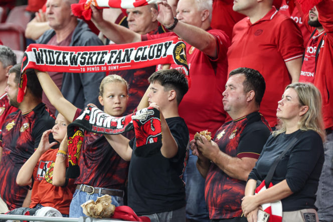 Widzew Łódź - Lech Poznań: Zdjęcia kibiców z meczu 6. kolejki PKO BP Ekstraklasy