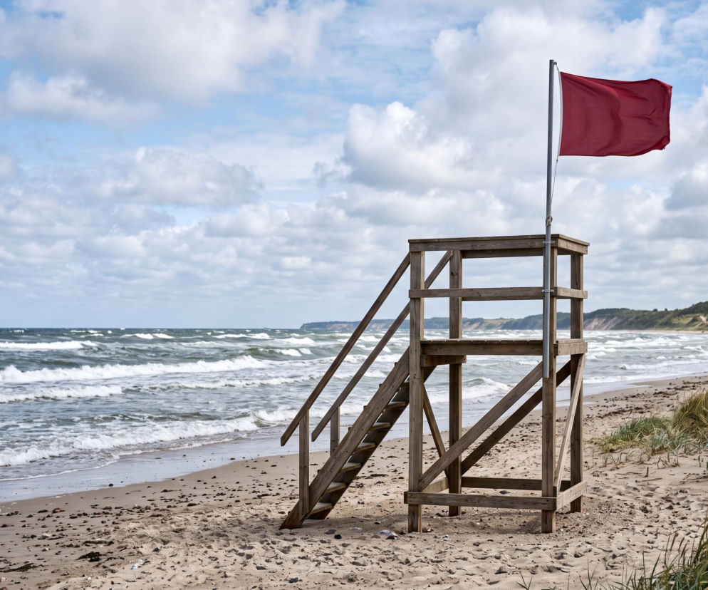 Sinice Łeba. Czy w Łebie można się kąpać 10.07? Flaga, warunki pogodowe
