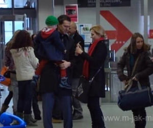 M  jak miłość odc. 999. Małgosia (Joanna Koroniewska), Michał Łagoda (Paweł Okraska), Wojtuś (Franek Korzeniewski)