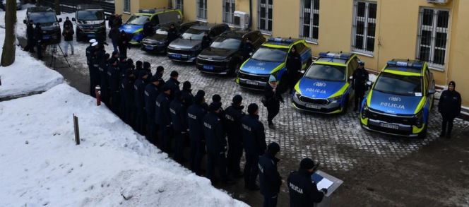 Policyjne bestie będą siać postrach na drogach. Oto nowe radiowozy polskiej policji