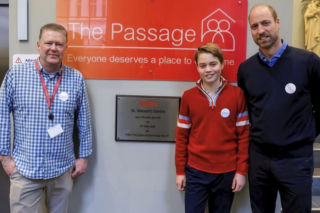 Zobacz, jak wyrósł syn księżnej Kate! Przed świętami pomagał tacie