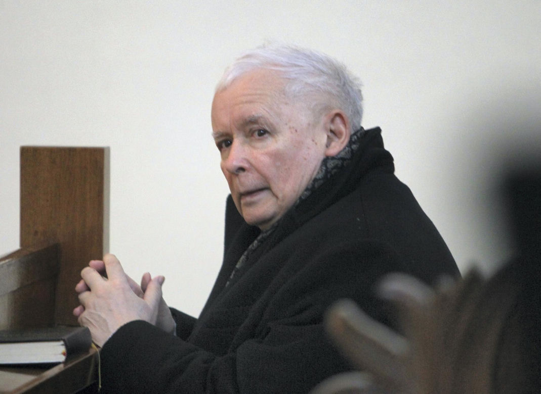 Kaczyński pojechał w święta na cmentarz