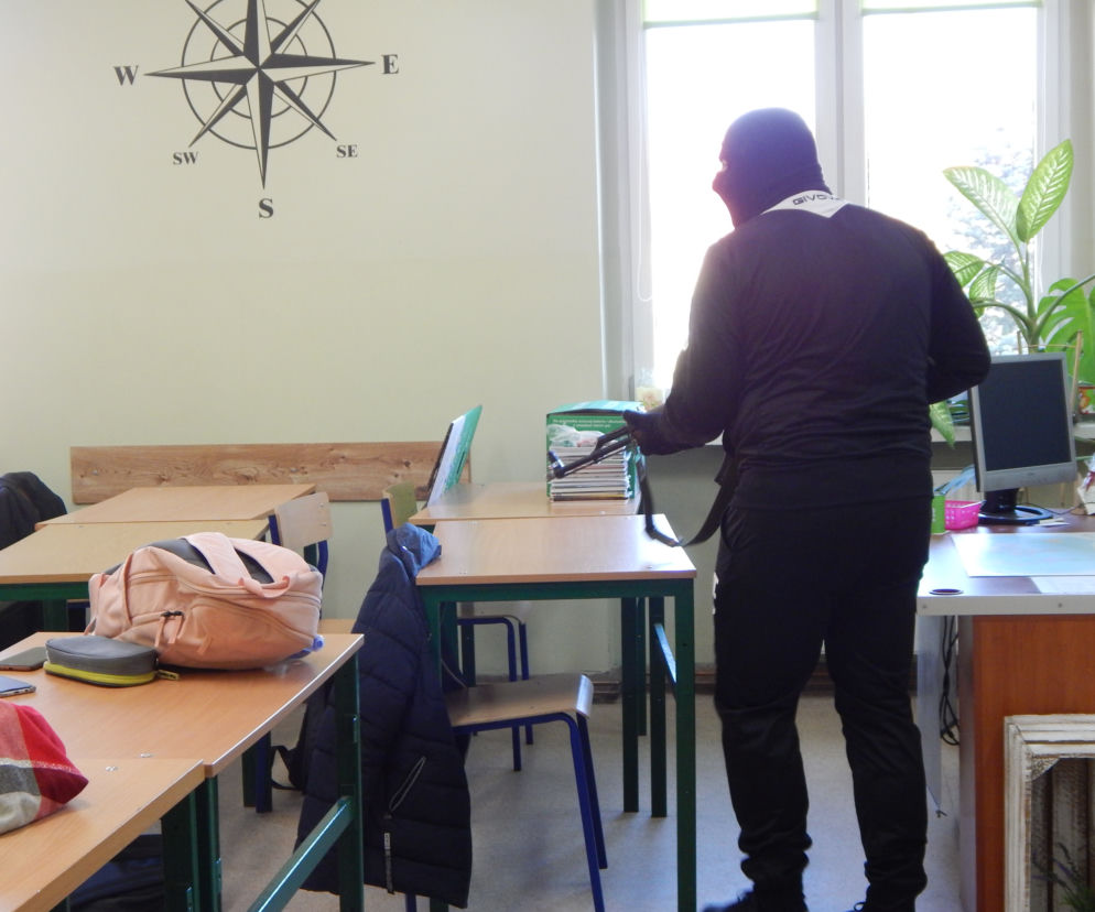 Terrorysta w szkole w Jarocinie. Na szczęście to tylko ćwiczenia