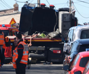 Francja/ Zderzenie pociągu TGV z ciężarówką - zginął maszynista, 27 osób rannych.