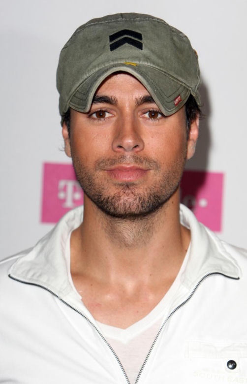 Enrique Iglesias kończy karierę! Zobacz jak się zmieniał!