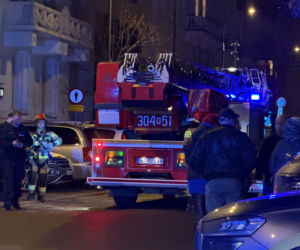 Warszawa. Bryła lodu rozstrzaskała szybę busa