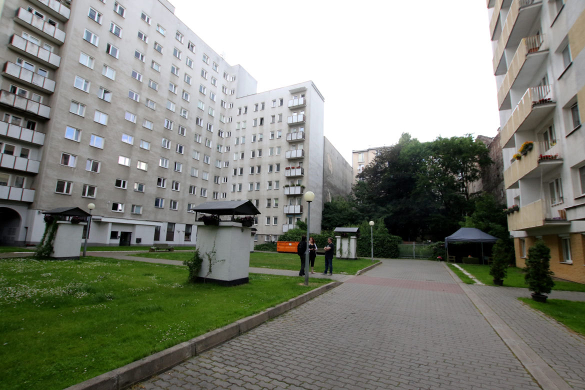 Mieszkańcy bloków przy Ogrodowej protestują przeciwko nowej inwestycji: Wciskają nam budynek między bloki