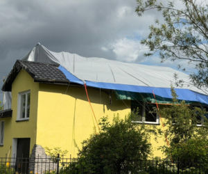 Zniszczony dom w Poniku, woj Świętokrzyskie