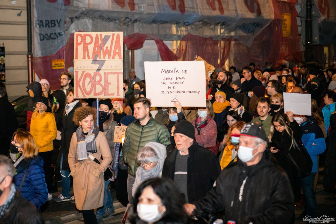 Kraków: "Ani jednej więcej". Protest po śmierci ciężarnej Izabeli z Pszczyny