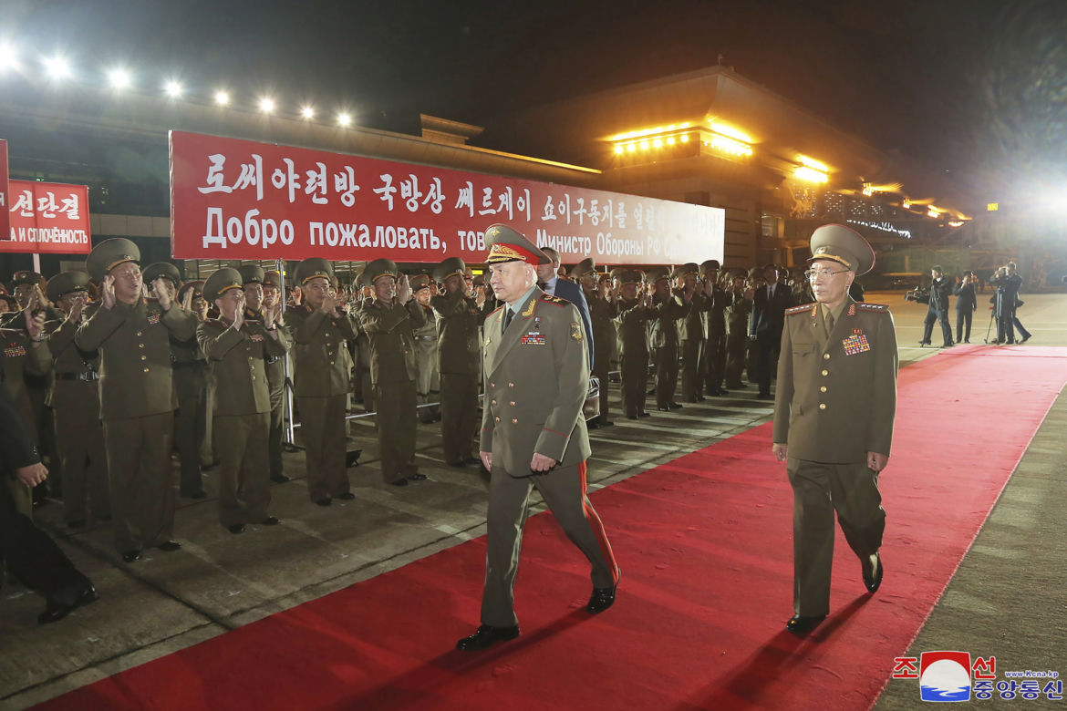 Kim rozwinął czerwony dywan dla Putina