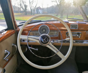 Rządowy Mercedes-Benz 300d Adenauer na sprzedaż