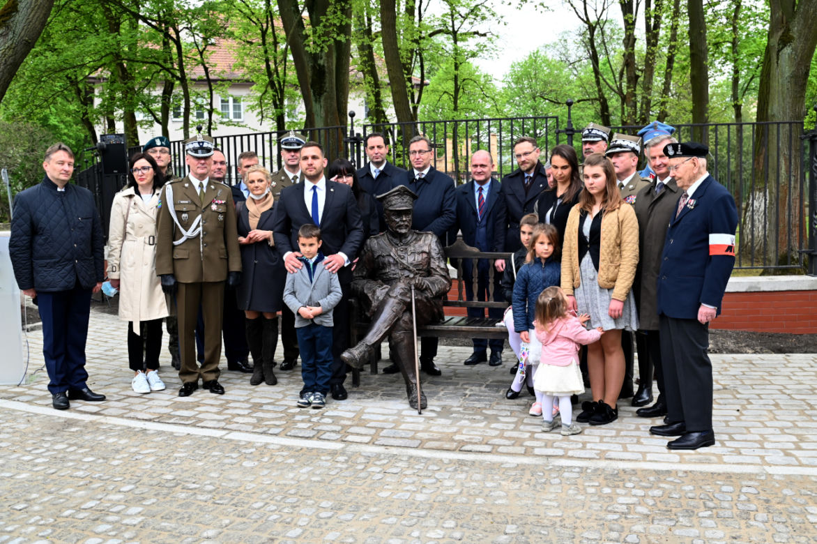 Ławeczka gen. Hallera