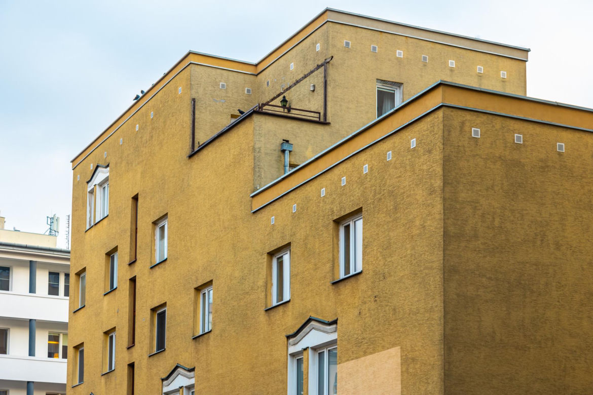 Blok na Madalińskiego 55 w Warszawie