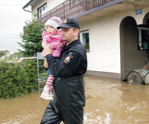 Ocalili rodzinę Mazurów przed potopem